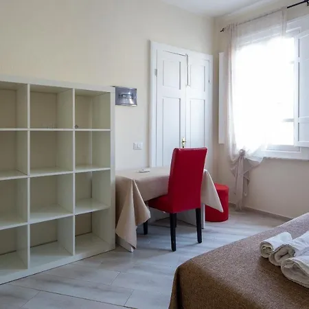 Center Apartment *
