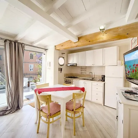 Apartment Center *